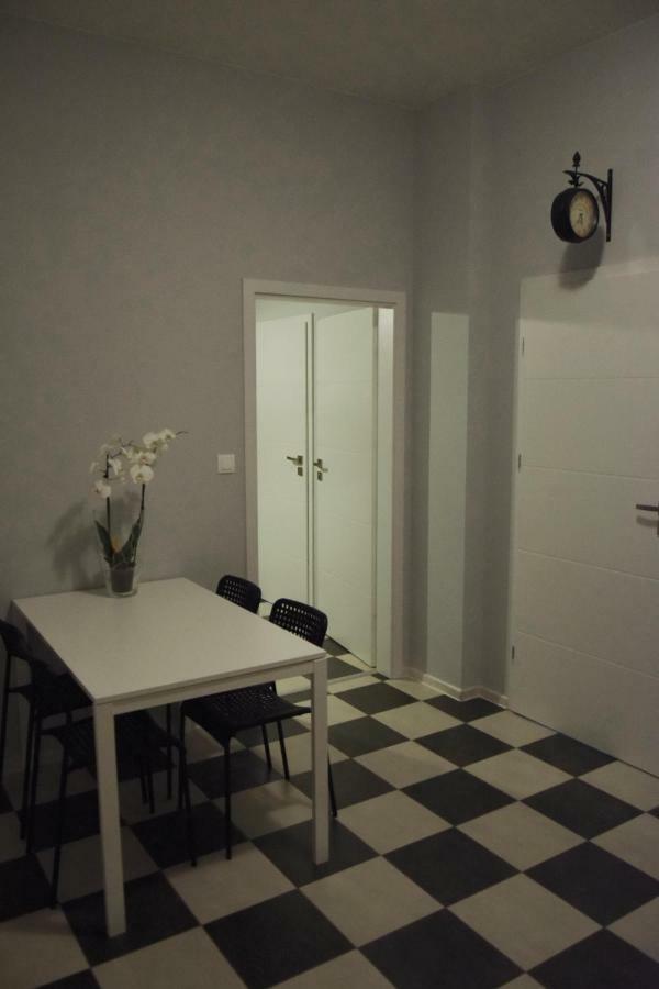 Loft Wroclaw Hostel ภายนอก รูปภาพ